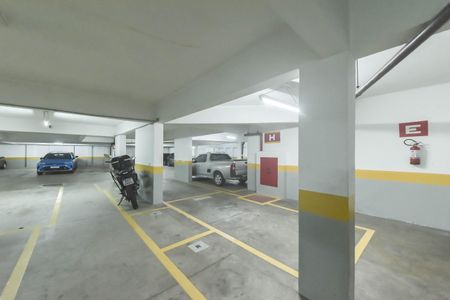 Apartamento à venda com 73m², 3 quartos e 2 vagas Apartamento à venda com 73m², 3 quartos e 2 vagasÁrea comum - Garagem