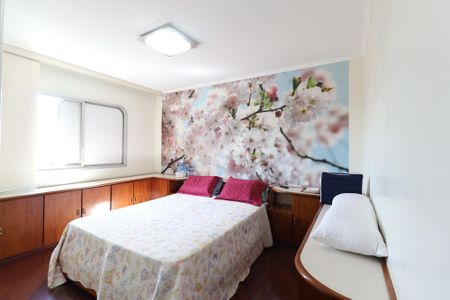 Apartamento à venda com 168m², 3 quartos e 2 vagas Apartamento à venda com 168m², 3 quartos e 2 vagasSuíte