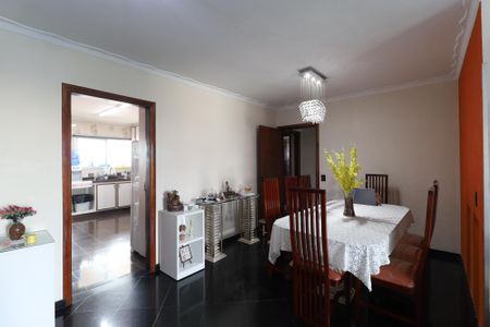 Apartamento à venda com 168m², 3 quartos e 2 vagas Apartamento à venda com 168m², 3 quartos e 2 vagasSala