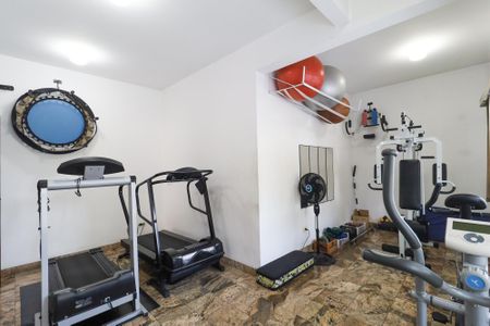 Apartamento à venda com 168m², 3 quartos e 2 vagas Apartamento à venda com 168m², 3 quartos e 2 vagasAcademia