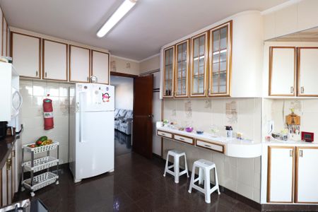 Apartamento à venda com 168m², 3 quartos e 2 vagas Apartamento à venda com 168m², 3 quartos e 2 vagasCozinha