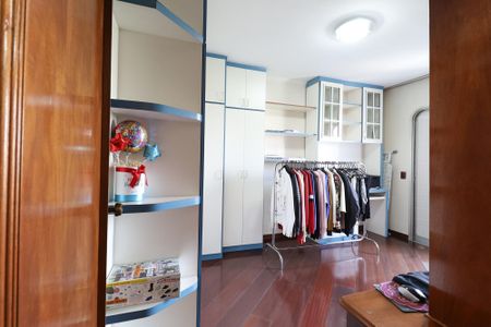 Apartamento à venda com 168m², 3 quartos e 2 vagas Apartamento à venda com 168m², 3 quartos e 2 vagasQuarto 1