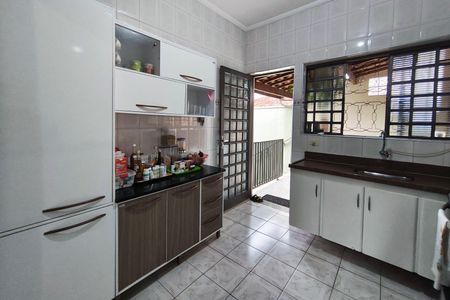 Casa à venda com 236m², 5 quartos e 3 vagasCozinha