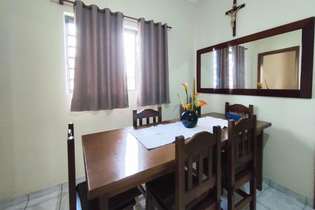 Casa à venda com 236m², 5 quartos e 3 vagasCopa