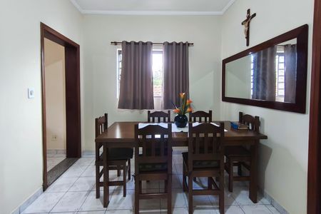 Casa à venda com 236m², 5 quartos e 3 vagasCopa