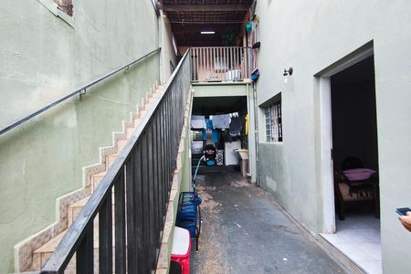 Casa à venda com 236m², 5 quartos e 3 vagasCorredor - Quintal