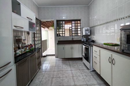 Casa à venda com 236m², 5 quartos e 3 vagasCozinha