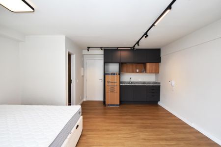 Sala quarto de kitnet/studio à venda com 1 quarto, 32m² em Vila Madalena, São Paulo