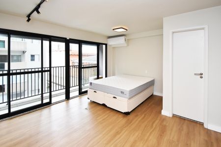 Sala quarto de kitnet/studio à venda com 1 quarto, 32m² em Vila Madalena, São Paulo