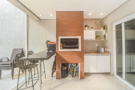 Casa à venda com 180m², 3 quartos e 2 vagasPátio