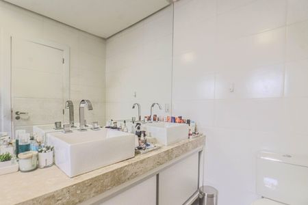 Casa à venda com 180m², 3 quartos e 2 vagasBanheiro da Suíte