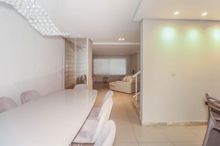 Casa à venda com 180m², 3 quartos e 2 vagasCozinha