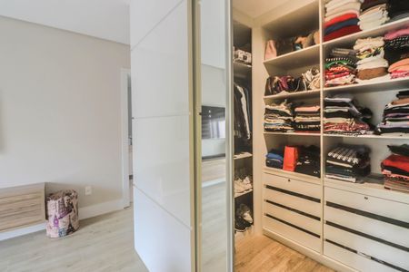 Casa à venda com 180m², 3 quartos e 2 vagasSuíte - Closet