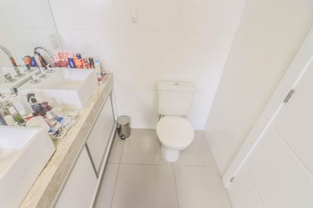 Casa à venda com 180m², 3 quartos e 2 vagasBanheiro da Suíte