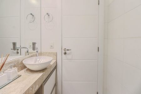 Casa à venda com 180m², 3 quartos e 2 vagasBanheiro Social