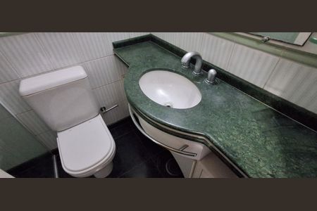 Apartamento à venda com 180m², 4 quartos e 3 vagasBanheiro Suíte 2