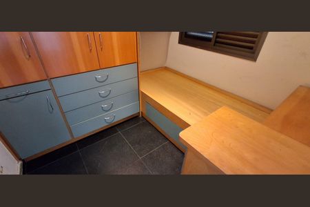 Apartamento à venda com 180m², 4 quartos e 3 vagasQuarto Área de serviço