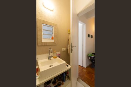 Apartamento à venda com 70m², 2 quartos e sem vaga Apartamento à venda com 70m², 2 quartos e sem vagaBanheiro da suíte