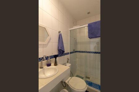 Apartamento à venda com 70m², 2 quartos e sem vaga Apartamento à venda com 70m², 2 quartos e sem vagaBanheiro social