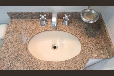 Apartamento à venda com 75m², 3 quartos e 1 vagaDetalhe Banheiro Social