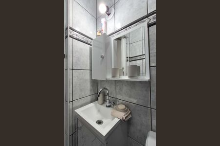 Casa à venda com 153m², 3 quartos e 2 vagasBanheiro da suíte