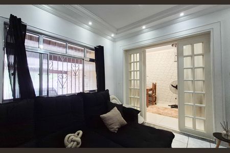 Casa à venda com 153m², 3 quartos e 2 vagasSala