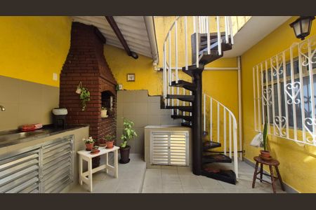 Casa à venda com 153m², 3 quartos e 2 vagasChurrasqueira