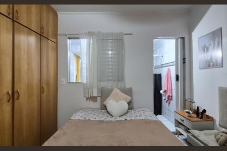 Casa à venda com 153m², 3 quartos e 2 vagasSuíte