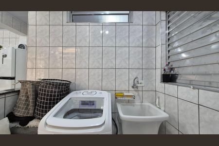 Casa à venda com 153m², 3 quartos e 2 vagasLavanderia