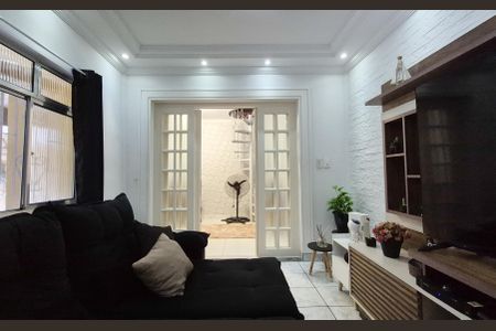 Casa à venda com 153m², 3 quartos e 2 vagasSala