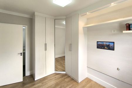 Casa de condomínio à venda com 220m², 3 quartos e 4 vagasSuíte 2