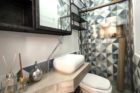 Casa de condomínio à venda com 220m², 3 quartos e 4 vagasBanheiro 4