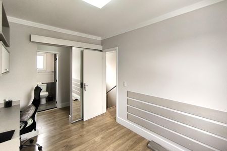 Casa de condomínio à venda com 220m², 3 quartos e 4 vagasSuíte 3