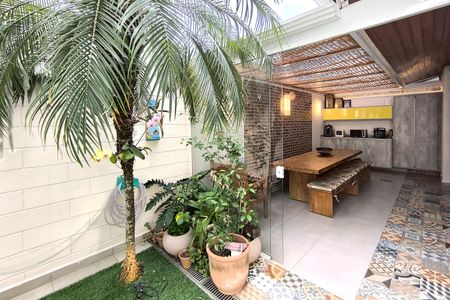 Casa de condomínio à venda com 220m², 3 quartos e 4 vagasQuintal e Churrasqueira