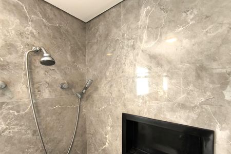 Casa de condomínio à venda com 220m², 3 quartos e 4 vagasBanheiro da Suíte 3