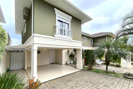 Casa de condomínio à venda com 220m², 3 quartos e 4 vagasFachada