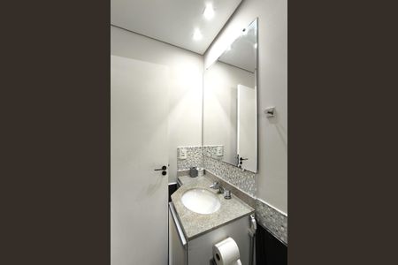 Casa de condomínio à venda com 220m², 3 quartos e 4 vagasBanheiro da Suíte 2