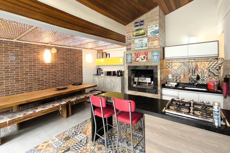 Casa de condomínio à venda com 220m², 3 quartos e 4 vagasQuintal e Churrasqueira