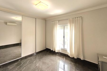 Casa de condomínio à venda com 220m², 3 quartos e 4 vagasSuíte 1