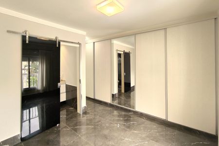 Casa de condomínio à venda com 220m², 3 quartos e 4 vagasSuíte 1