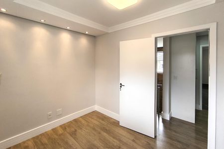 Casa de condomínio à venda com 220m², 3 quartos e 4 vagasEscritório