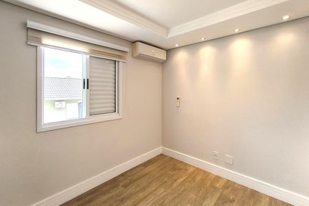 Casa de condomínio à venda com 220m², 3 quartos e 4 vagasEscritório