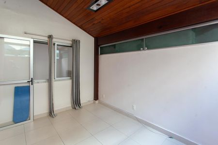 Apartamento à venda com 80m², 2 quartos e 1 vagaSala de TV
