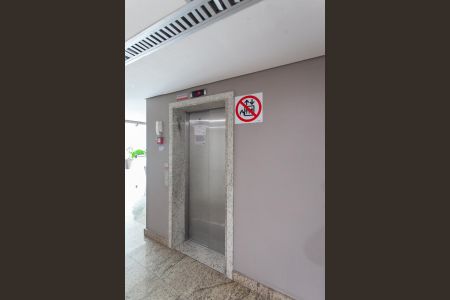 Apartamento à venda com 80m², 2 quartos e 1 vagaElevador