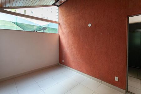 Apartamento à venda com 80m², 2 quartos e 1 vagaSala de TV