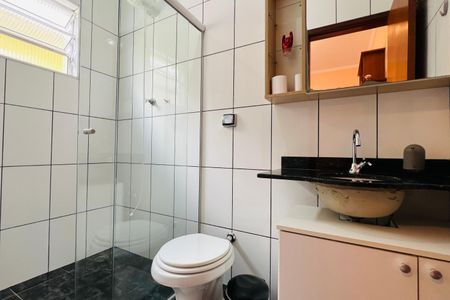 Casa à venda com 186m², 3 quartos e 2 vagasBanheiro da Suíte 2