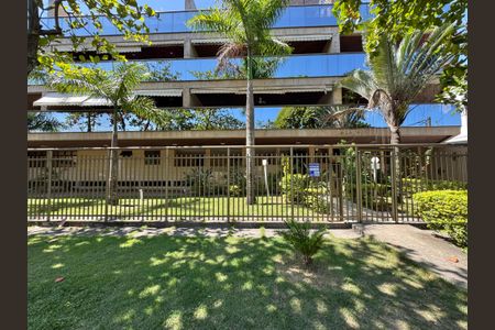 Apartamento à venda com 85m², 3 quartos e 1 vaga Apartamento à venda com 85m², 3 quartos e 1 vagaFachada