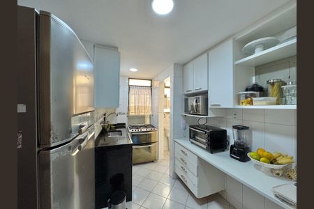 Apartamento à venda com 85m², 3 quartos e 1 vaga Apartamento à venda com 85m², 3 quartos e 1 vagaCozinha e Área de Serviço