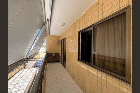 Apartamento à venda com 85m², 3 quartos e 1 vaga Apartamento à venda com 85m², 3 quartos e 1 vagaVaranda