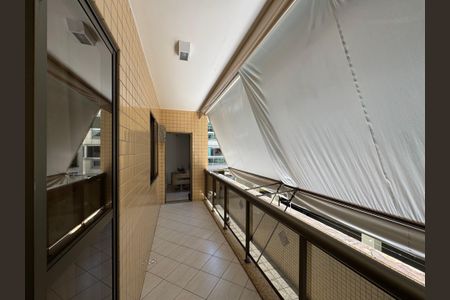 Apartamento à venda com 85m², 3 quartos e 1 vaga Apartamento à venda com 85m², 3 quartos e 1 vagaVaranda